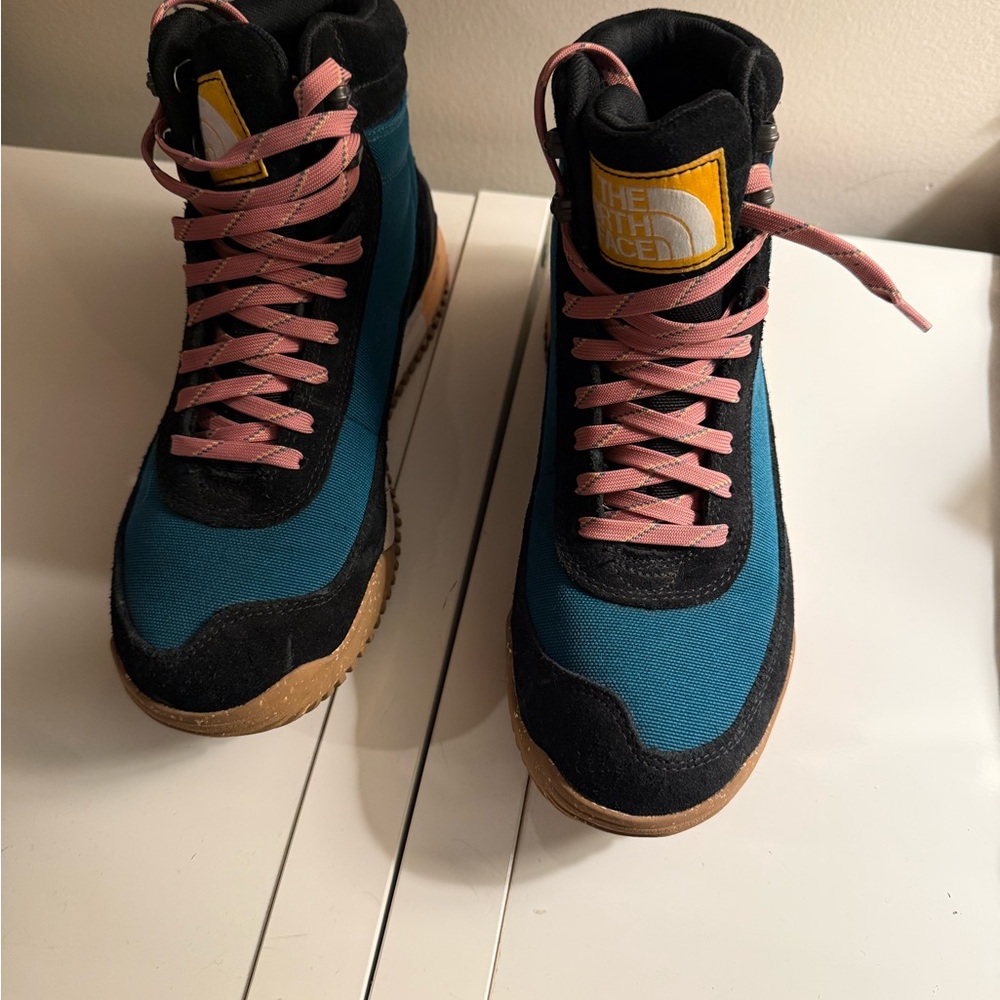 The North Face womens hiking boots 8